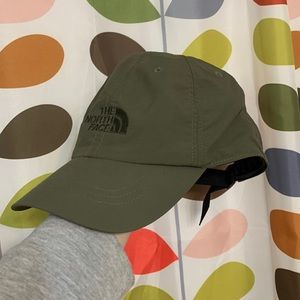 The North Face men’s hat XL new without tags